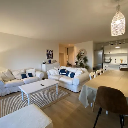 Apartment T4 Bord Canal Du Midi, Piscine Homps (Aude)